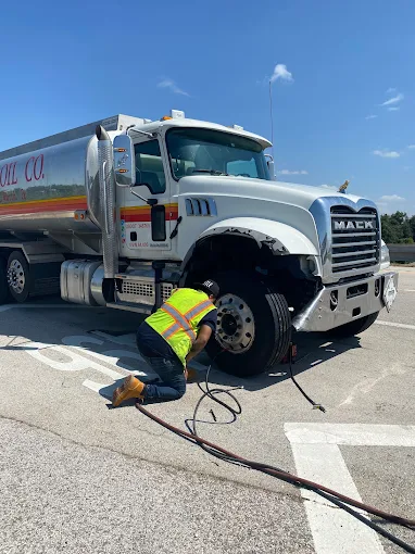 18-wheeler & Diesel Mechanic Services